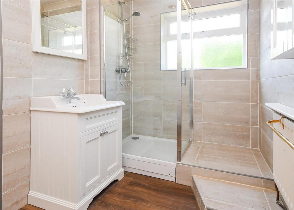 The Bungalow, 80a Limes Road - En-Suite Shower Roo