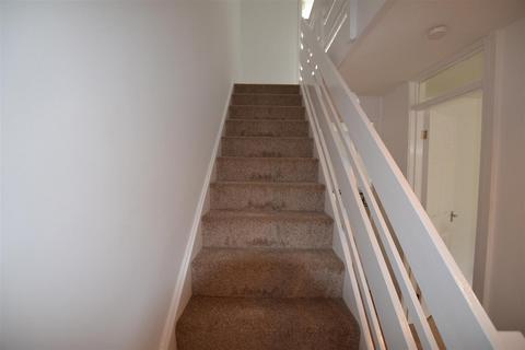 25 Cheaton Close, Leominster, HR6 8EN