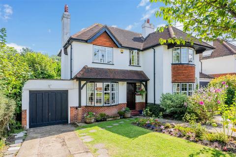 3 bedroom detached house for sale, Green Curve, Banstead