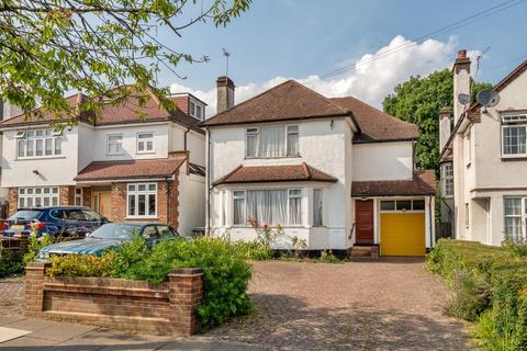 Greenway, Totteridge