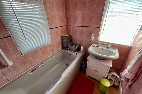 130 Longmore Road, Shirley, Solihull, B90 3EE