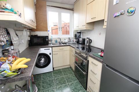 12 Inverness Road, Worcester Park, KT4 8PT