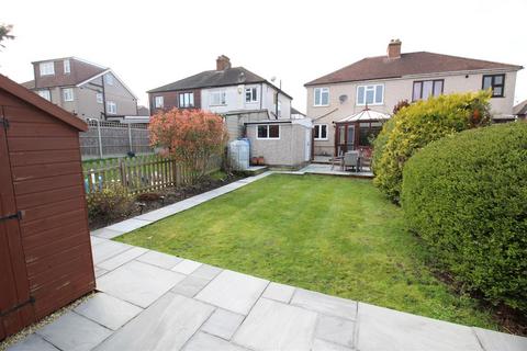 12 Inverness Road, Worcester Park, KT4 8PT