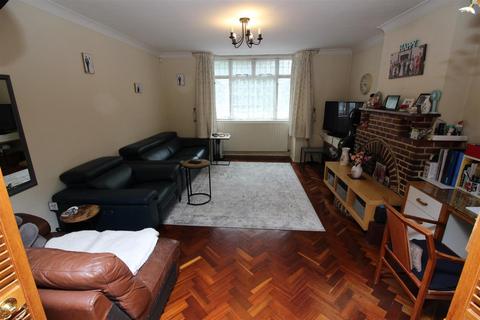 62 Green Lane, Worcester Park, KT4 8AL