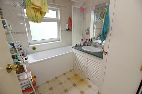 62 Green Lane, Worcester Park, KT4 8AL