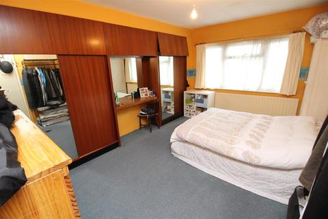 62 Green Lane, Worcester Park, KT4 8AL