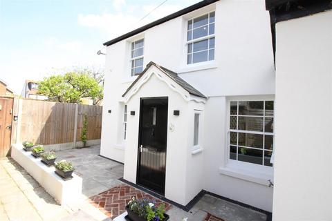 33 Lime Grove, New Malden, KT3 3TW