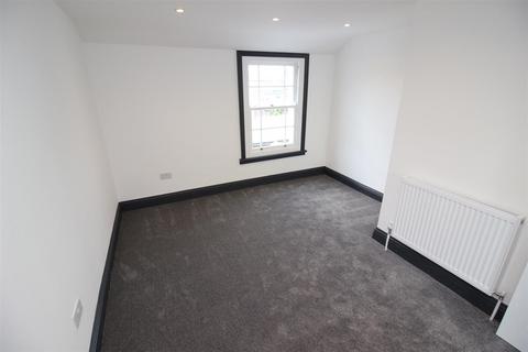 33 Lime Grove, New Malden, KT3 3TW