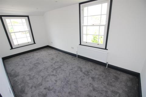 33 Lime Grove, New Malden, KT3 3TW