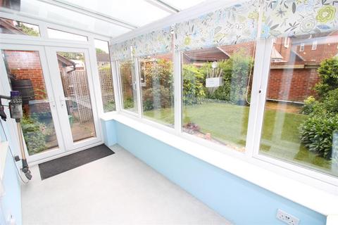 34 Cardinal Close, Worcester Park, KT4 7EH