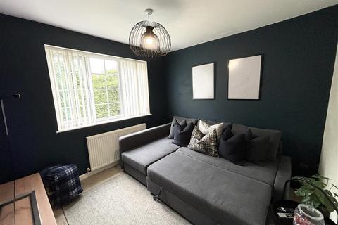 3 bedroom detached house to rent, Bucklow Close, Mottram, Hyde