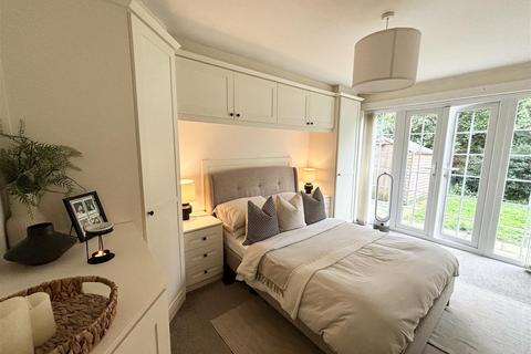 3 bedroom detached house to rent, Bucklow Close, Mottram, Hyde