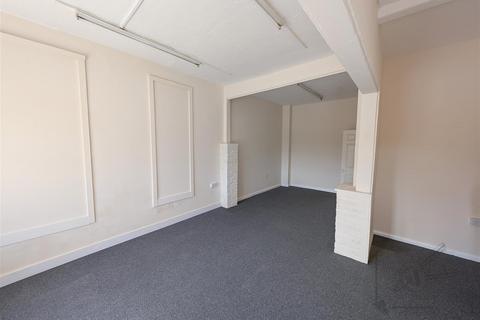 Shop to rent, Main Road, Sutton At Hone, Dartford