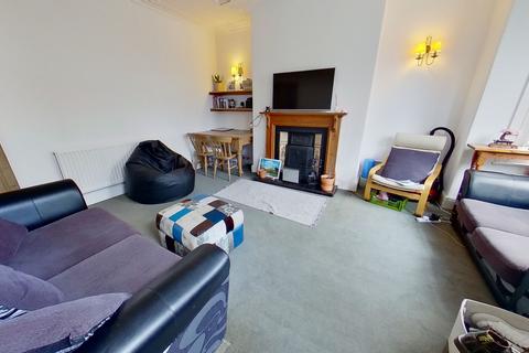 3 bedroom house to rent, Knowle Road, Burley