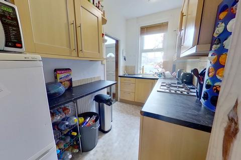 3 bedroom terraced house to rent, Knowle Road, Burley, Leeds, West Yorkshire