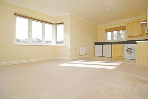 2 bedroom apartment to rent, Kestrel Road, Chatham