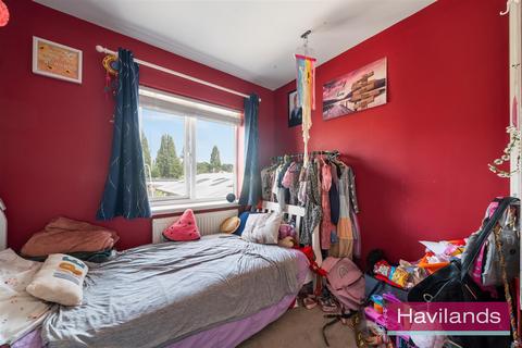 4 Genever Close, London, E4 9BT