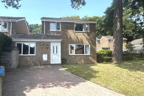 4 bedroom link detached house for sale, Plover Close, Southampton