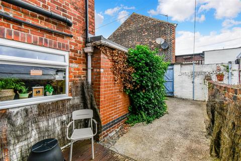 2 bedroom terraced house for sale, Trafalgar Street, South Bank