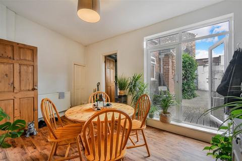 2 bedroom terraced house for sale, Trafalgar Street, South Bank