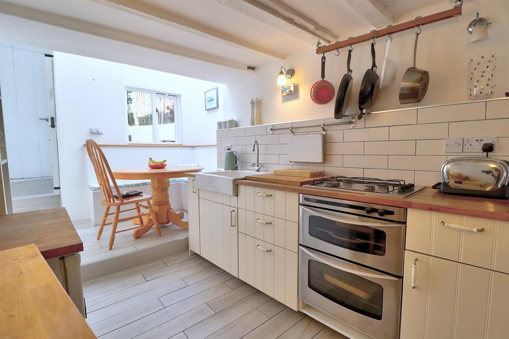 Kitchen Breakfast Area .3.jpg