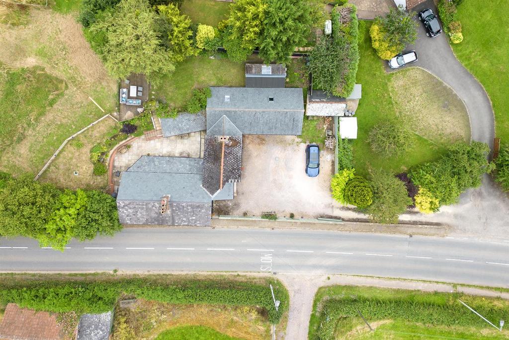 Tamaleen Cottage Drone.5.jpg