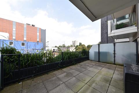 1 bedroom flat for sale, Boston House, Park Place, Stevenage