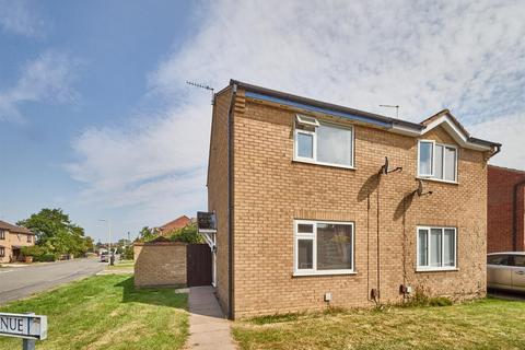 2 bedroom semi-detached house for sale, Severn Avenue, Hinckley