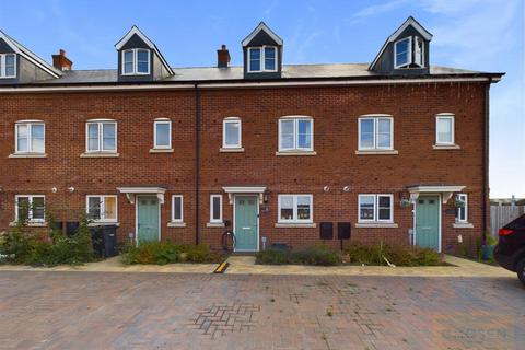 4 bedroom terraced house for sale, Millstone Way, Gloucester