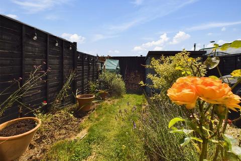 16 Millstone Way, Gloucester, GL1 5QW