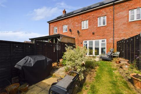 16 Millstone Way, Gloucester, GL1 5QW