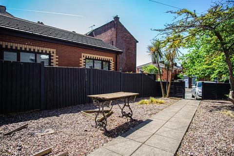 4 bedroom house for sale, 4-Bed Semi-Detached House for Sale on Brackenbury Road, Preston