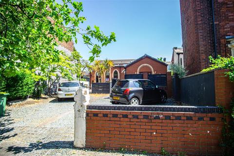 4 bedroom house for sale, 4-Bed Semi-Detached House for Sale on Brackenbury Road, Preston