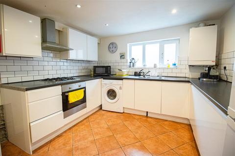 6 bedroom house for sale, 6-Bed Semi-Detached House for Sale on Brackenbury Road, Preston