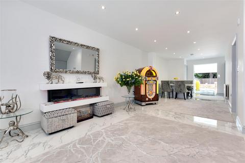 81a Main Road, St Lawrence, Southminster, CM0 7NA