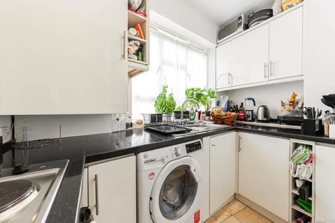 Studio for sale, Courtfield Gardens, London, SW5