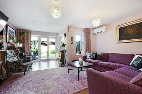 29 Greystone Square, Wouldham, Rochester, ME1 3FP