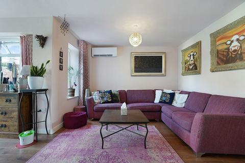 29 Greystone Square, Wouldham, Rochester, ME1 3FP