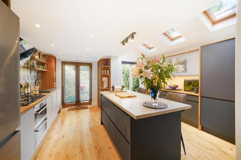 28 Brightfield Road, London, SE12 8QF