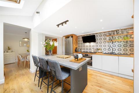 28 Brightfield Road, London, SE12 8QF
