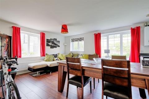 2 bedroom flat for sale, North Lodge Park, Milton, Cambridge