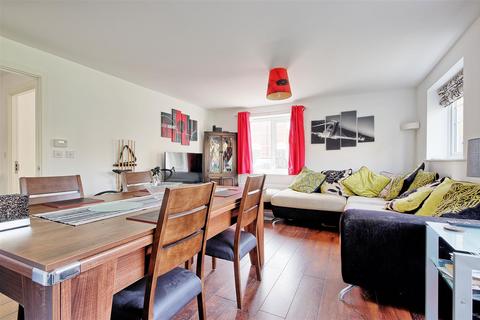 2 bedroom flat for sale, North Lodge Park, Milton, Cambridge