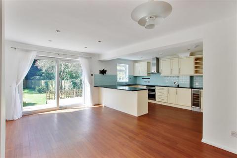 4 bedroom detached house for sale, Well Close, Leigh TN11