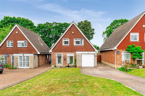 29 High Beeches, Banstead, SM7 1NB