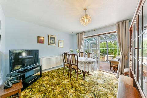 29 High Beeches, Banstead, SM7 1NB