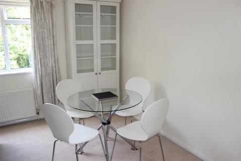 2 bedroom flat for sale, Station Parade, Virginia Water GU25