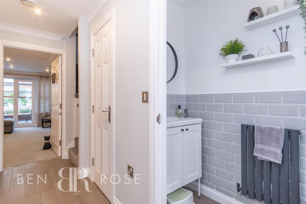 Entrance Hall/WC