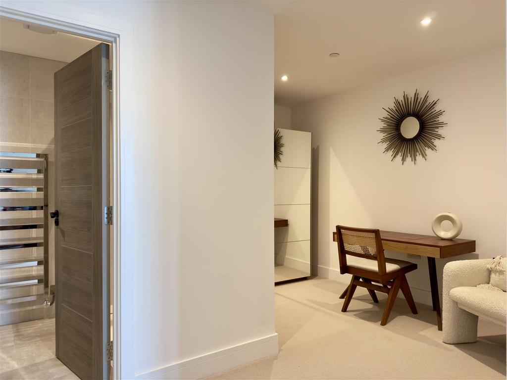 Bedroom One En-suite & Dressing Area