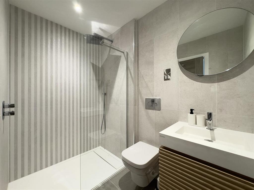 Bedroom Two En-suite
