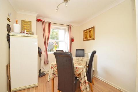 3 bedroom end of terrace house for sale, Crewe Street, Shrewsbury